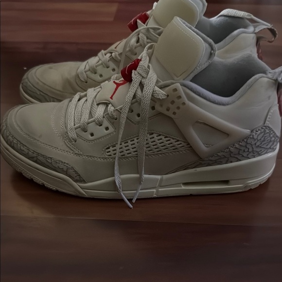 Jordan Sneakers in Cream and Red - Picture 4 of 9